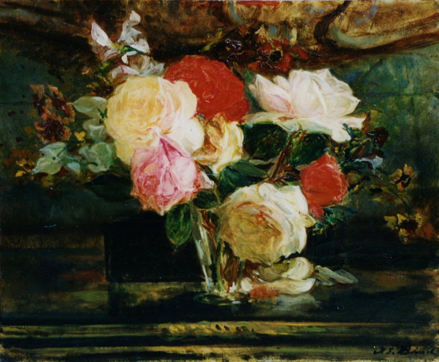 Roses dans une timbale en argent
