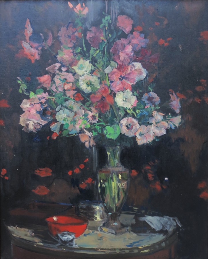 Bouquet de fleurs au bol rouge