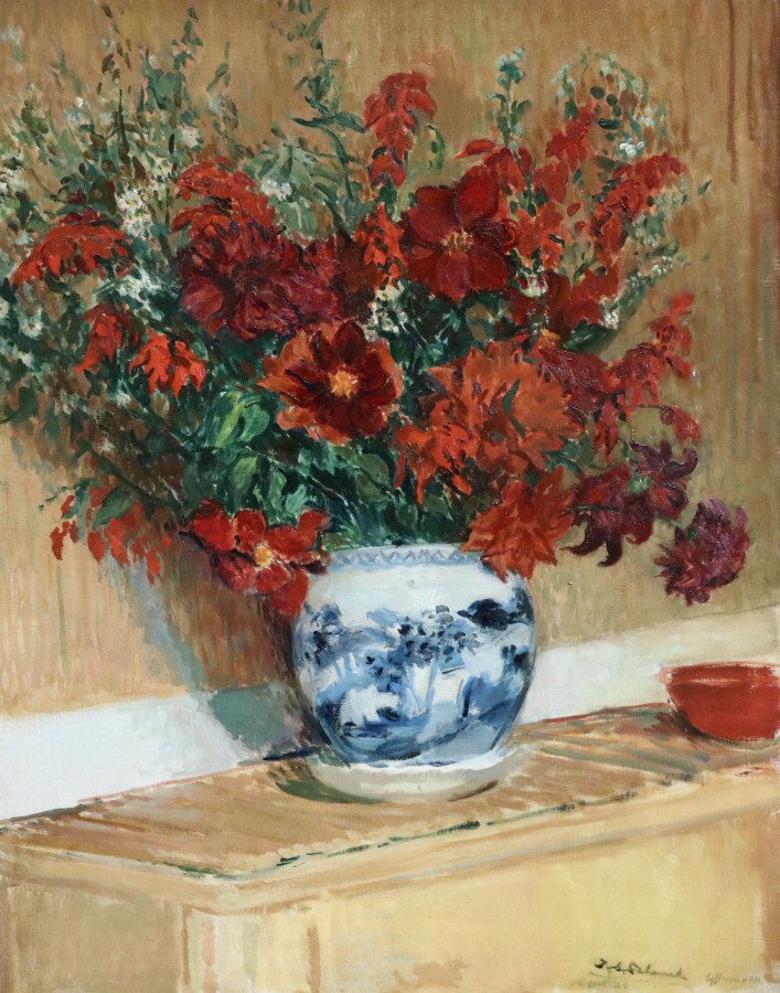 Bouquet de fleurs au vase bleu